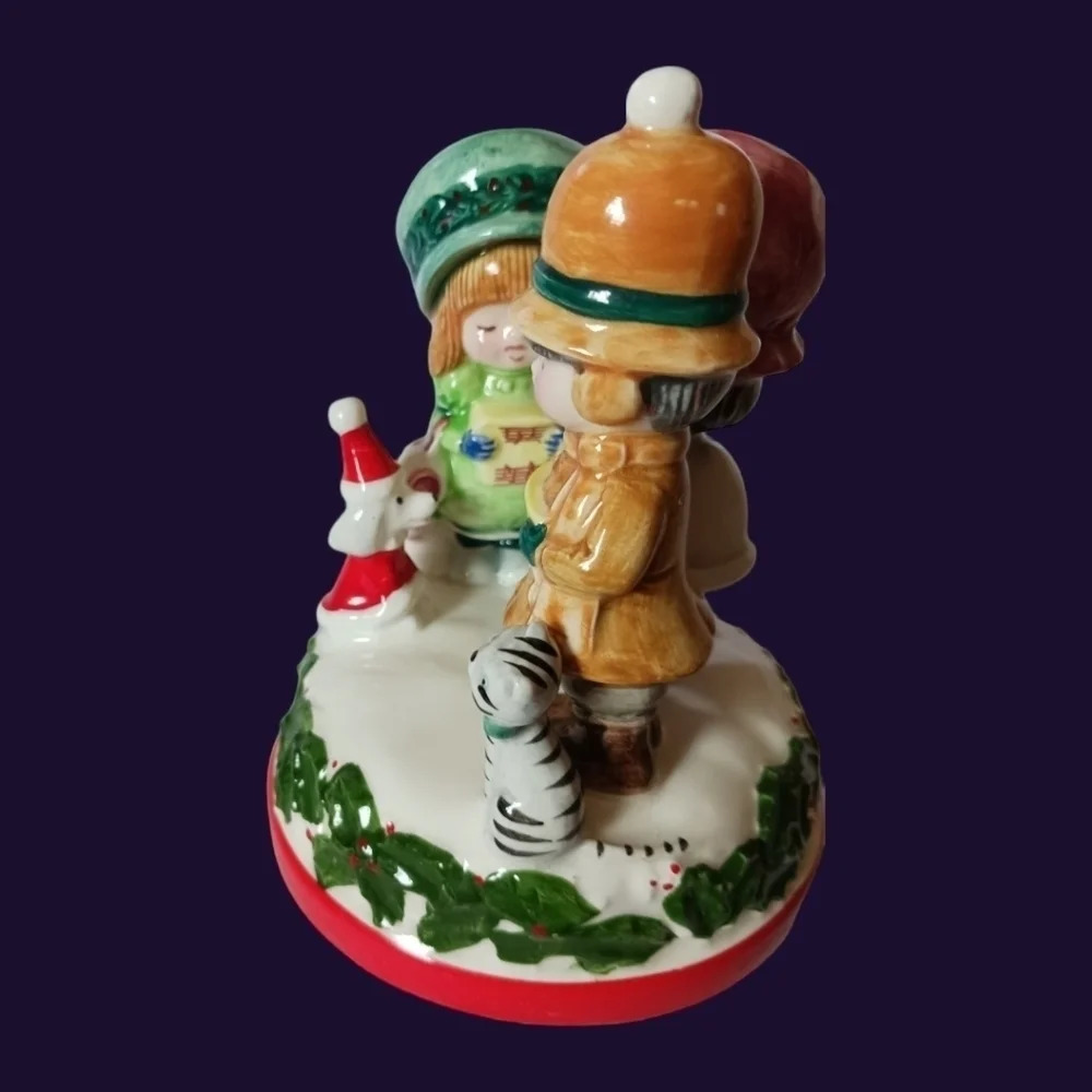 Schmid christmas japan kids with cat and dog music box rotating